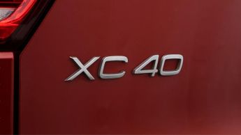 Volvo XC40 B4 R-DESIGN PRO