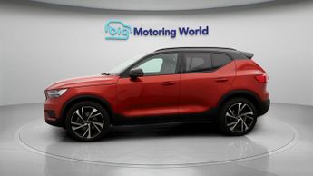 Volvo XC40 B4 R-DESIGN PRO