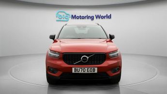 Volvo XC40 B4 R-DESIGN PRO