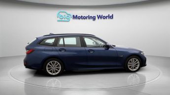 BMW 3 Series 330E SE PRO