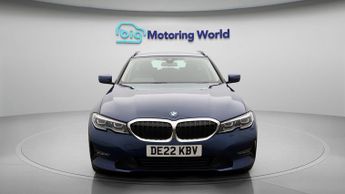BMW 3 Series 330E SE PRO