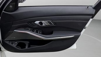 BMW 3 Series 330E M SPORT