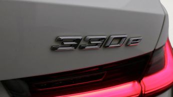 BMW 3 Series 330E M SPORT
