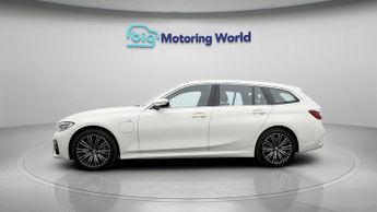 BMW 3 Series 330E M SPORT