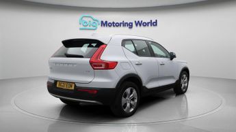 Volvo XC40 T3 MOMENTUM