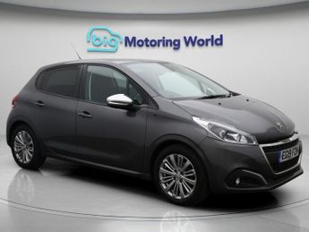 Peugeot 208 PURETECH S/S SIGNATURE