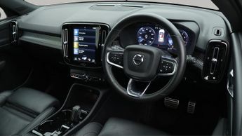 Volvo XC40 T3 R-DESIGN