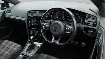 Volkswagen Golf GTI PERFORMANCE TSI DSG