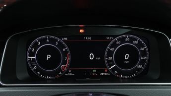 Volkswagen Golf GTI PERFORMANCE TSI DSG