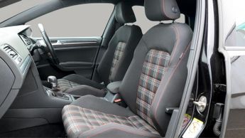 Volkswagen Golf GTI PERFORMANCE TSI DSG