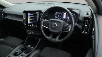 Volvo XC40 T3 MOMENTUM PRO