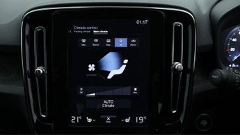 Volvo XC40 T3 MOMENTUM PRO