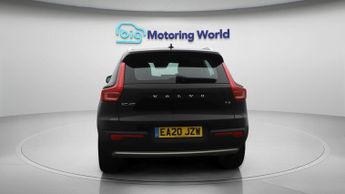 Volvo XC40 T3 MOMENTUM PRO
