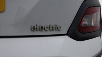 Hyundai KONA PREMIUM SE