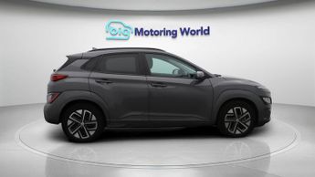 Hyundai KONA PREMIUM