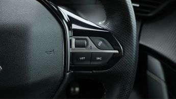 Peugeot E-208 GT LINE