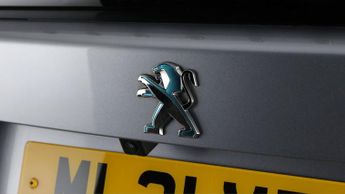 Peugeot E-2008 GT PREMIUM