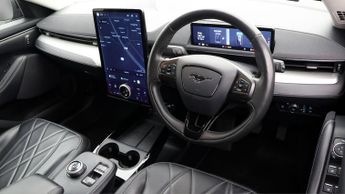 Ford Mustang Mach-E BASE