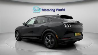 Ford Mustang Mach-E BASE