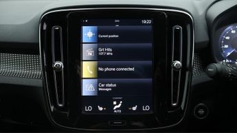 Volvo XC40 B4 R-DESIGN PRO