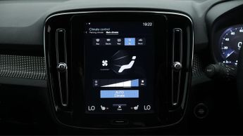 Volvo XC40 B4 R-DESIGN PRO