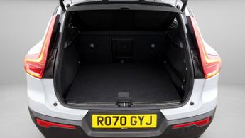 Volvo XC40 B4 R-DESIGN PRO