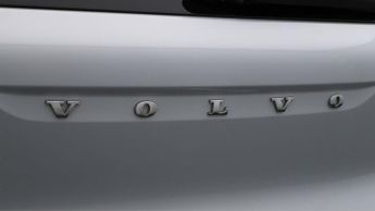 Volvo XC40 B4 R-DESIGN PRO