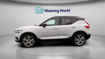 Volvo XC40 B4 R-DESIGN PRO