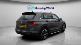 Volkswagen Tiguan R-LINE TECH TSI 4MOTION DSG
