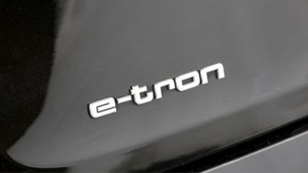 Audi e-tron QUATTRO BLACK EDITION