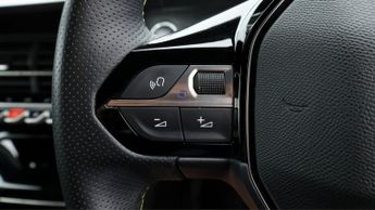 Peugeot E-208 GT
