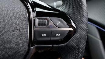 Peugeot E-208 GT