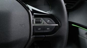 Peugeot E-2008 GT PREMIUM