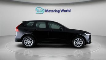 Volvo XC60 B5 MOMENTUM