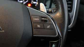 Mitsubishi Outlander 4