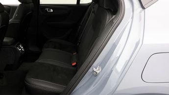 Volvo C40 RECHARGE PRO TWIN AWD