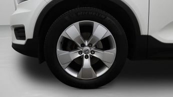 Volvo XC40 T3 MOMENTUM