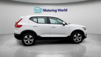 Volvo XC40 T3 MOMENTUM