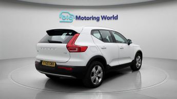 Volvo XC40 T3 MOMENTUM