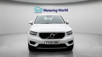 Volvo XC40 T3 MOMENTUM