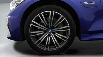BMW 3 Series 330E M SPORT