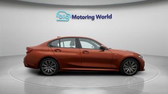 BMW 3 Series 330E M SPORT