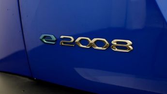 Peugeot E-2008 GT PREMIUM