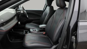Ford Mustang Mach-E BASE