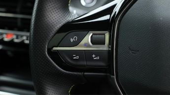 Peugeot E-2008 GT PREMIUM