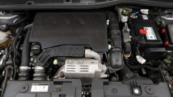 Citroen C4 PURETECH SHINE PLUS S/S EAT8