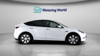 Tesla Model Y BASE