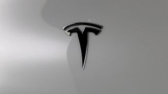 Tesla Model Y BASE