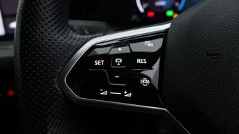 Volkswagen Golf R-LINE TDI DSG