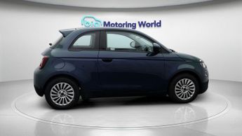 Fiat 500e ACTION